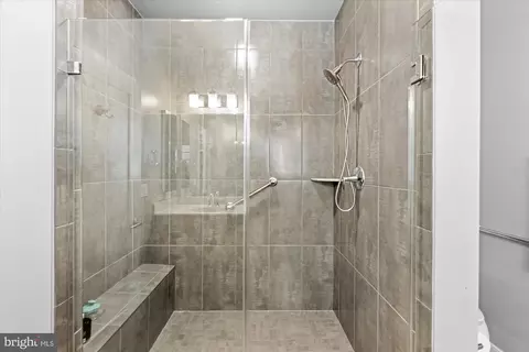 Bath - 8608 Springvale Rd, Silver Spring, MD 20910 photo 4 of 5