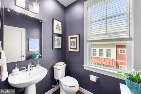 Bath - 8608 Springvale Rd, Silver Spring, MD 20910 photo 2 of 5