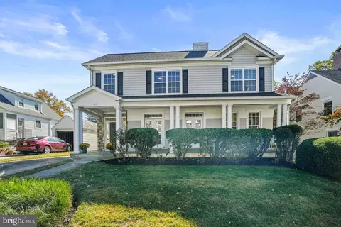 5604 Hoover St, Bethesda, MD 20817