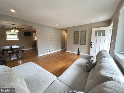 Living - 1001 Gabel St, Silver Spring, MD 20901 photo 3 of 3