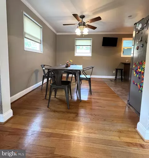 Dining - 1001 Gabel St, Silver Spring, MD 20901 photo 1 of 2