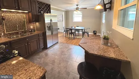 Entry Way - 1001 Gabel St, Silver Spring, MD 20901 photo 2 of 4