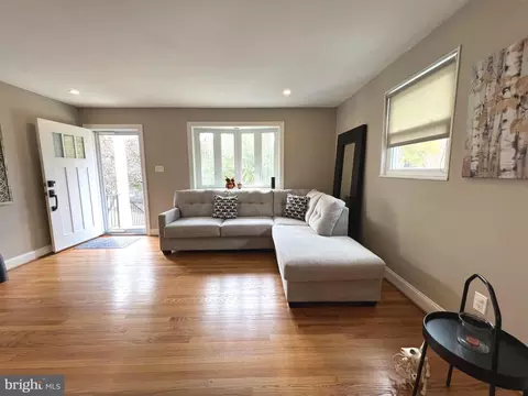 Entry Way - 1001 Gabel St, Silver Spring, MD 20901 photo 1 of 4