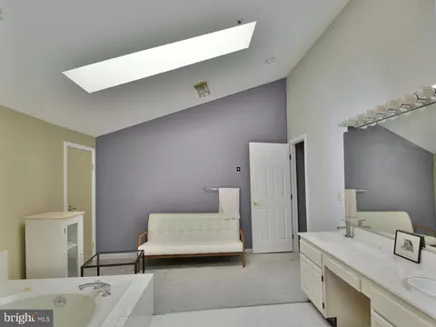 Bath - 1938 Westchester Dr, Silver Spring, MD 20902 photo 2 of 4