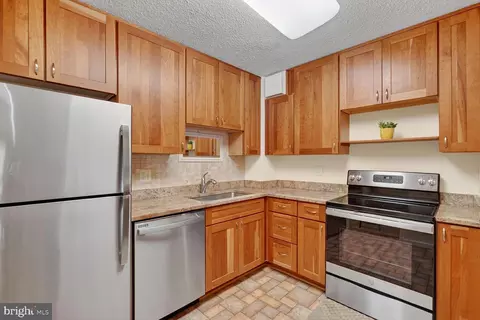 15101 Interlachen Dr #1-123, Silver Spring, MD 20906 photo 3
