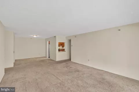 15101 Interlachen Dr #1-123, Silver Spring, MD 20906 photo 7