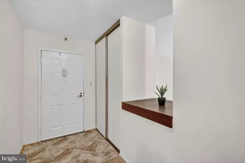 15101 Interlachen Dr #1-123, Silver Spring, MD 20906 photo 2