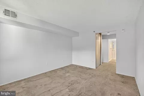 15101 Interlachen Dr #1-123, Silver Spring, MD 20906 photo 8