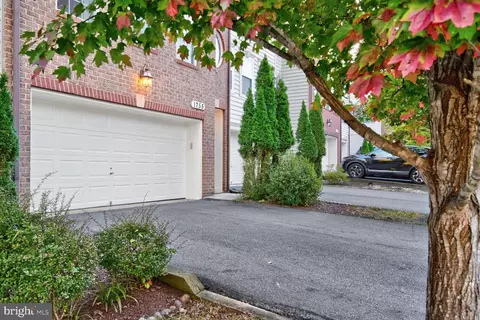 1755 Chiswick Ct, Silver Spring, MD 20904 photo 3