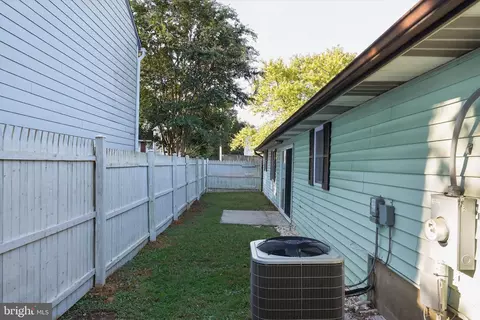 Exterior - 2304 Michigan Ave, Silver Spring, MD 20910 photo 3 of 5