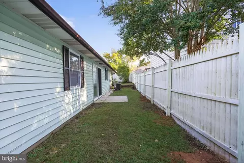 Exterior - 2304 Michigan Ave, Silver Spring, MD 20910 photo 4 of 5