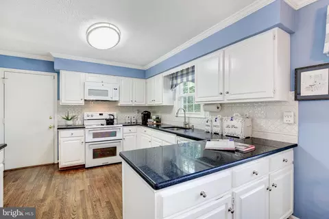 2611 Bainbridge Ln, Silver Spring, MD 20906 photo 9