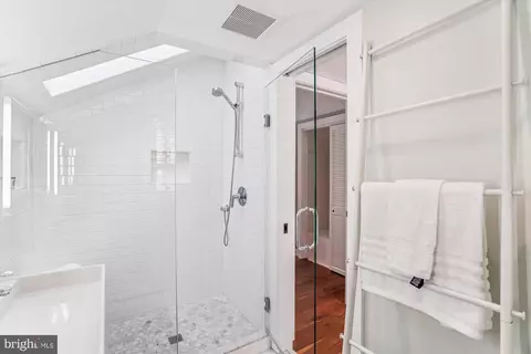 Bath - 751 Silver Spring Ave, Silver Spring, MD 20910 photo 6 of 6