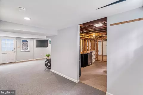 Entry Way - 751 Silver Spring Ave, Silver Spring, MD 20910 photo 2 of 2