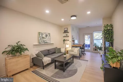 8045 Newell St #112, Silver Spring, MD 20910