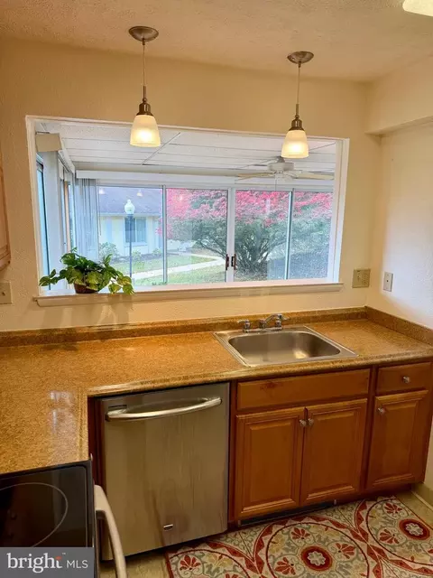 Kitchen - 15418 Bramblewood Dr #20-C, Silver Spring, MD 20906 photo 3 of 3