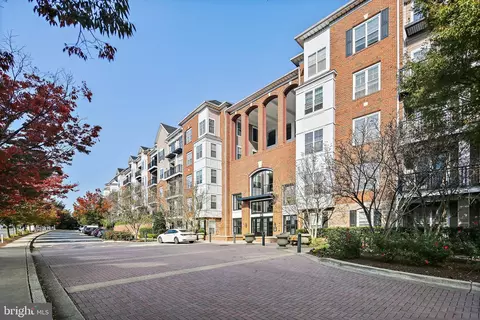 501 Hungerford Dr #101, Rockville, MD 20850