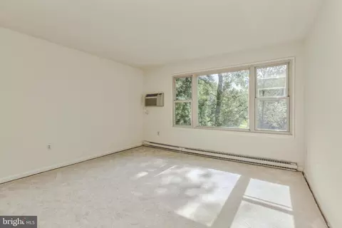 Living - 3320 Chiswick Ct #61-2B, Silver Spring, MD 20906 photo 6 of 6