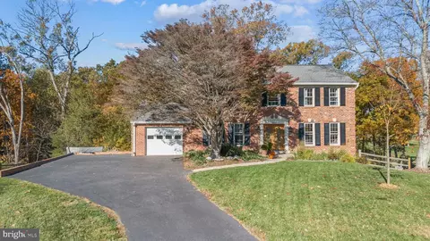 4837 Powder House Dr, Rockville, MD 20853