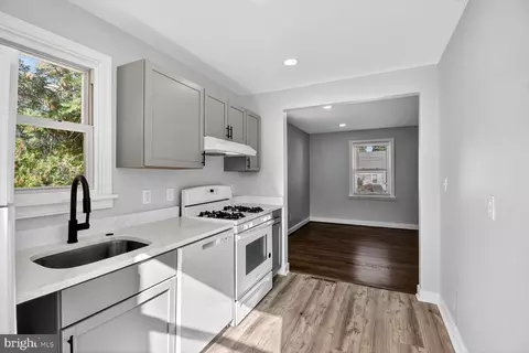 Entry Way - 2814 Munson St, Silver Spring, MD 20902 photo 2 of 2