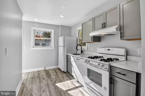Entry Way - 2814 Munson St, Silver Spring, MD 20902 photo 1 of 2