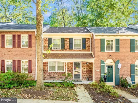 871 Azalea Dr #25-871, Rockville, MD 20850