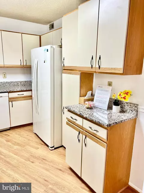 Kitchen - 15115 Interlachen Dr #3-603, Silver Spring, MD 20906 photo 4 of 4