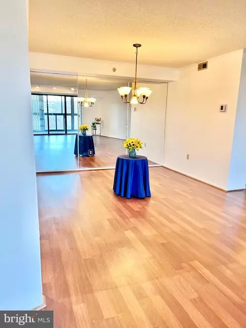 Dining - 15115 Interlachen Dr #3-603, Silver Spring, MD 20906 photo 3 of 5