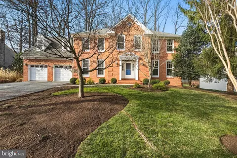 7700 Brickyard Rd, Potomac, MD 20854