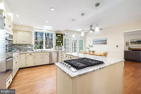 7700 Brickyard Rd, Potomac, MD 20854 photo 11