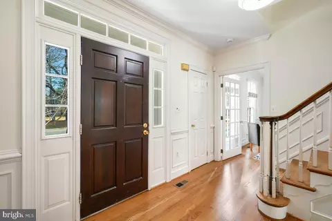 7700 Brickyard Rd, Potomac, MD 20854 photo 3