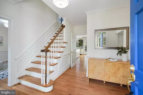 7700 Brickyard Rd, Potomac, MD 20854 photo 2