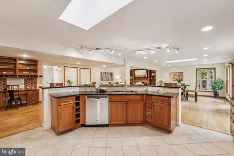 Kitchen - 14820 Windmill Ter, Silver Spring, MD 20905 photo 6 of 7