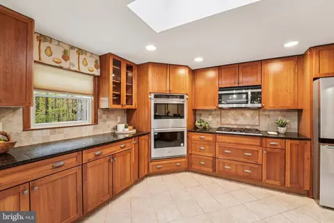 Kitchen - 14820 Windmill Ter, Silver Spring, MD 20905 photo 7 of 7