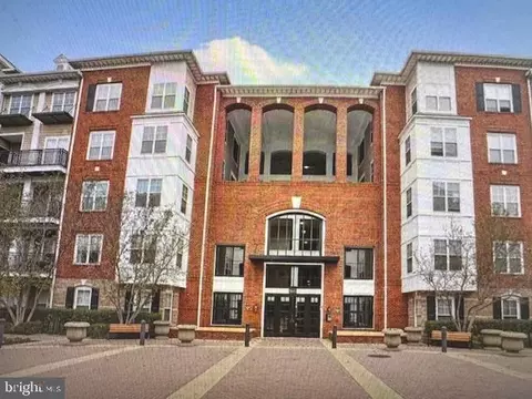 501 Hungerford Dr #445, Rockville, MD 20850