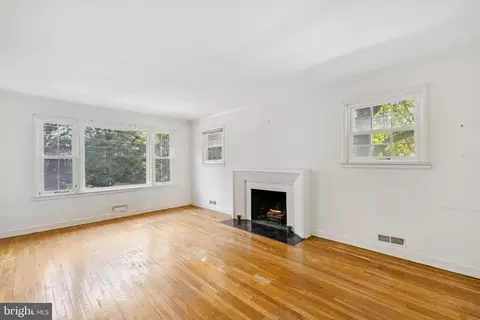Living - 9700 Dameron Dr, Silver Spring, MD 20910 photo 1 of 5