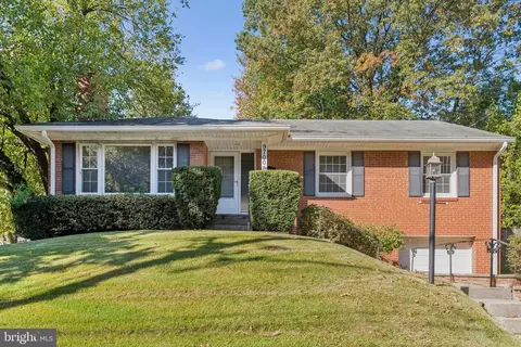 9700 Dameron Dr, Silver Spring, MD 20910
