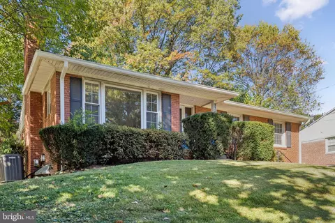 Exterior - 9700 Dameron Dr, Silver Spring, MD 20910 photo 6 of 6