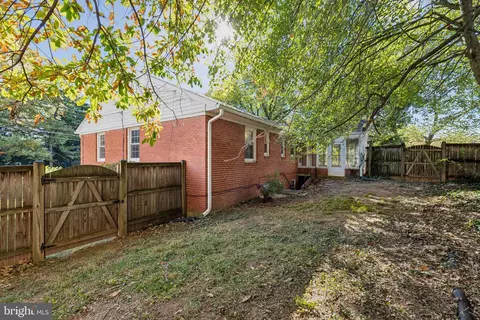 Exterior - 9700 Dameron Dr, Silver Spring, MD 20910 photo 5 of 6