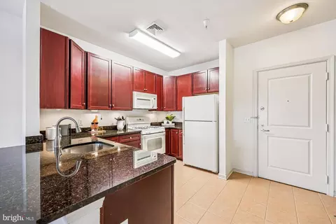 Entry Way - 8045 Newell St #215, Silver Spring, MD 20910 photo 3 of 3