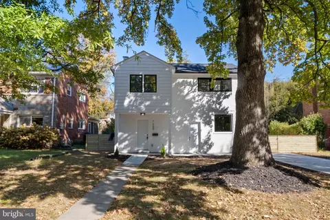 7605 Wildwood Dr, Takoma Park, MD 20912