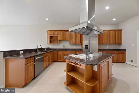 Kitchen - 16909 Harbour Town Dr, Ashton, MD 20861 photo 3 of 4