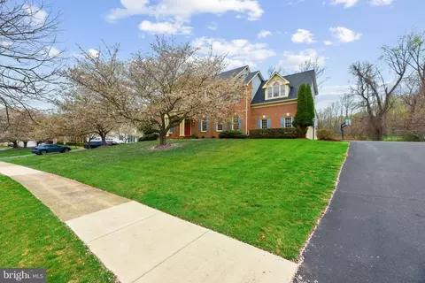 Exterior - 16909 Harbour Town Dr, Ashton, MD 20861 photo 2 of 9