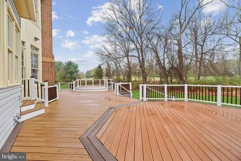 Exterior - 16909 Harbour Town Dr, Ashton, MD 20861 photo 3 of 9