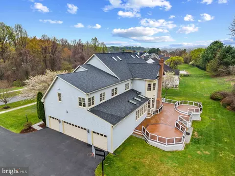 Exterior - 16909 Harbour Town Dr, Ashton, MD 20861 photo 5 of 9