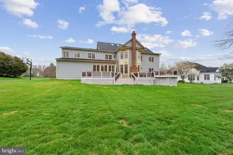 Exterior - 16909 Harbour Town Dr, Ashton, MD 20861 photo 4 of 9