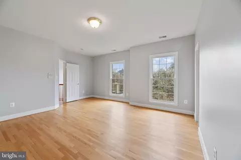 Bedroom - 16909 Harbour Town Dr, Ashton, MD 20861 photo 4 of 6