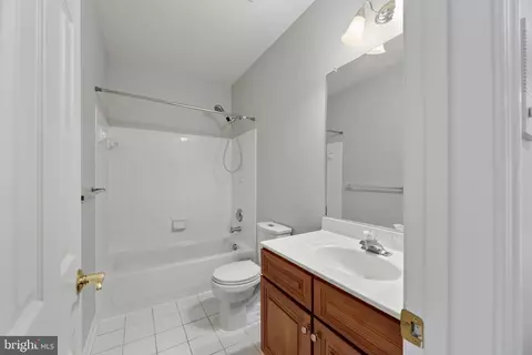 Bath - 16909 Harbour Town Dr, Ashton, MD 20861 photo 3 of 8
