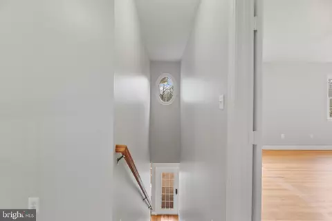 Entry Way - 16909 Harbour Town Dr, Ashton, MD 20861 photo 4 of 8