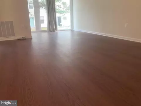 Living - 14909 Cleese Ct #4CA, Silver Spring, MD 20906 photo 3 of 4